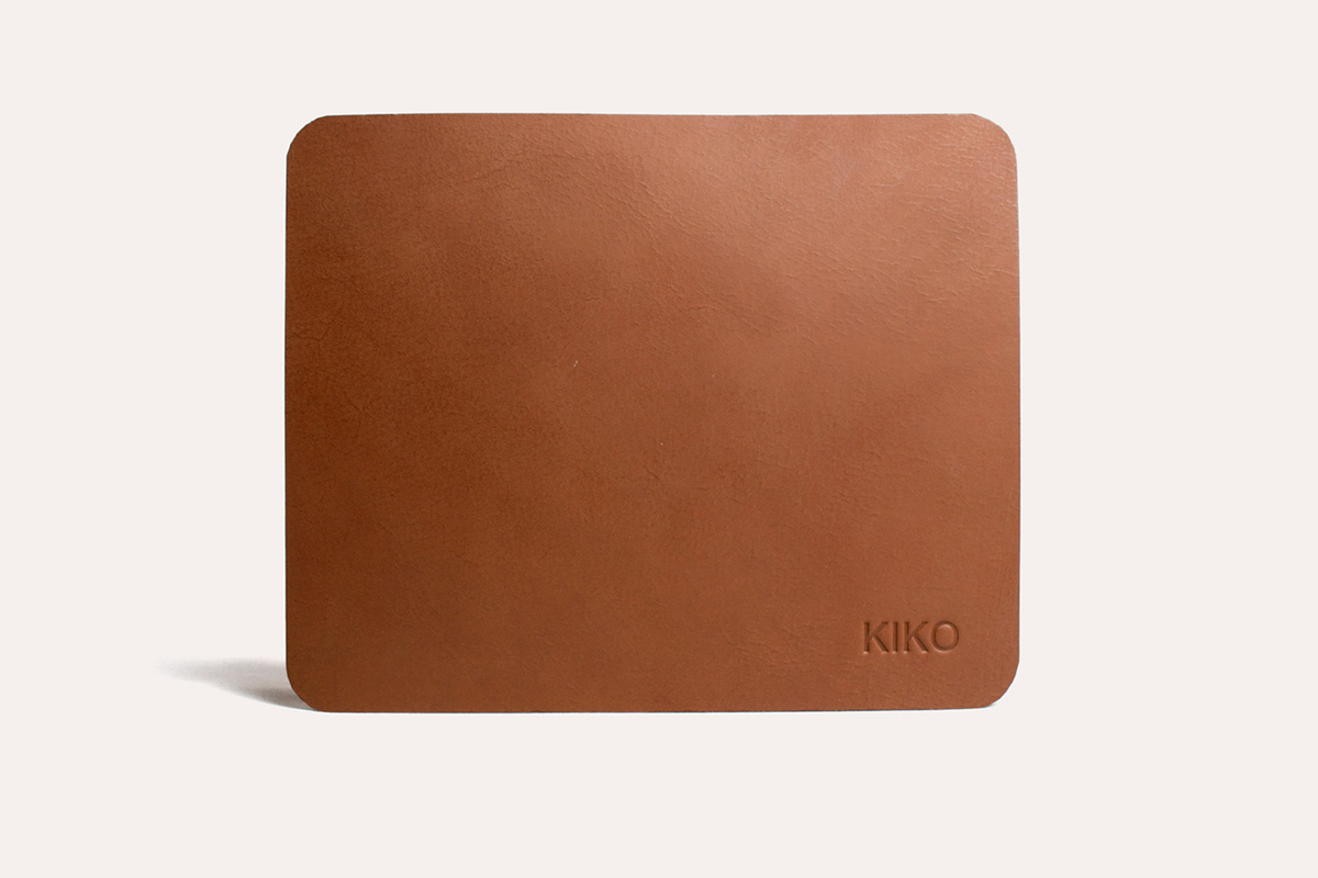 Cowhide Leather Mouse Pad with Smooth Hand-Glazed Surface (Brown)
