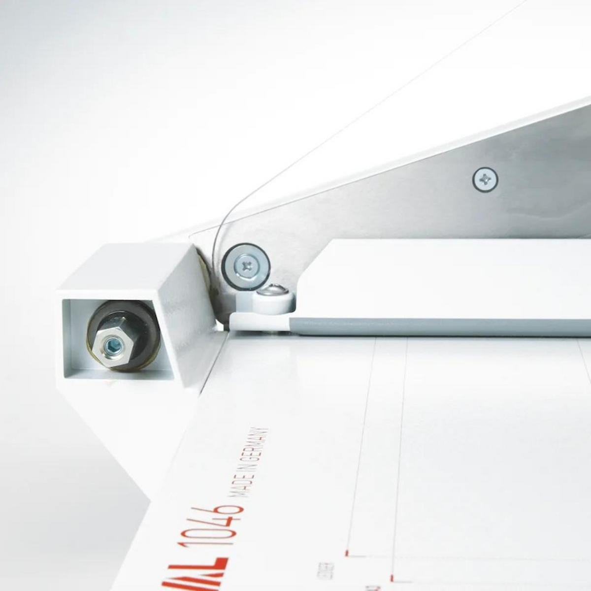 MBM Triumph 1046 Paper Trimmer (Handle Hinge)