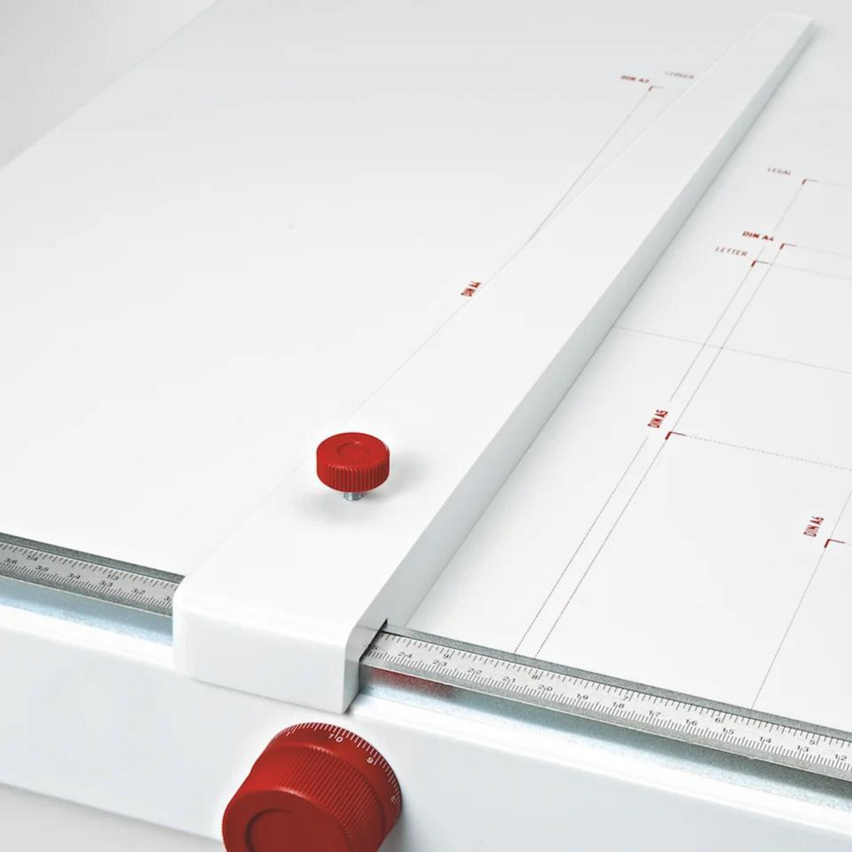 MBM Triumph 1110 Paper Trimmer (Measurement)