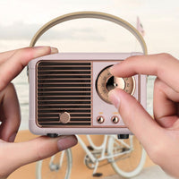 RetroWave Bluetooth Speaker with FM Radio (Use)